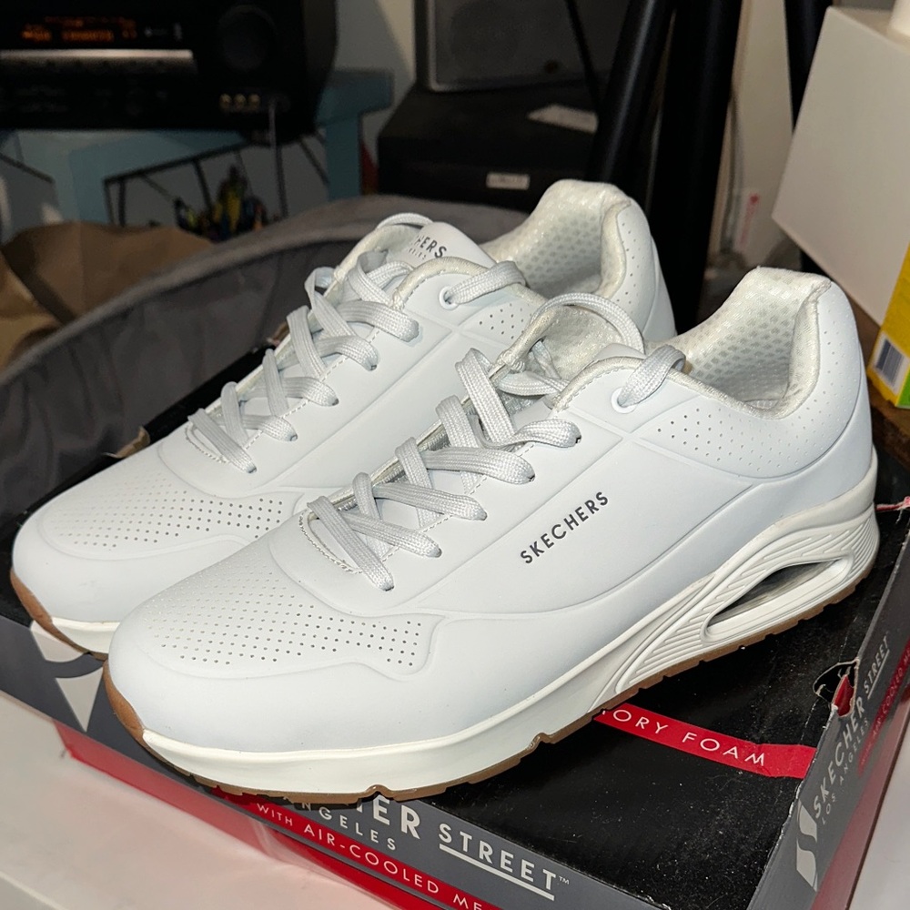Skechers Men's White and Tan Sneakers